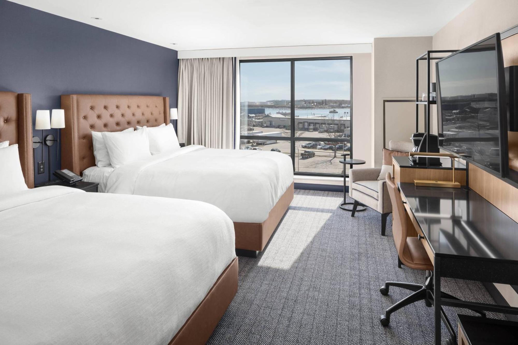מלון Courtyard By Marriott Portland Downtown/Waterfront מראה חיצוני תמונה